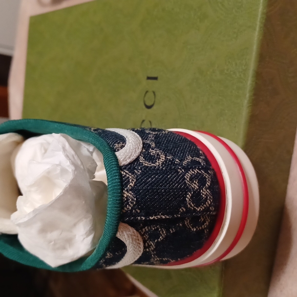 Authentic  gucci shoes new - Picture 3 of 11
